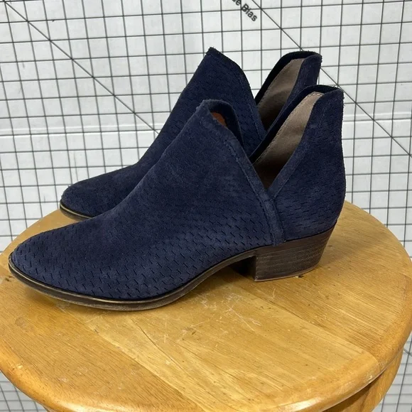 LUCKY BRAND
Baley blue suede Perforated Chop Out Booties 7 - Picture 3 of 12